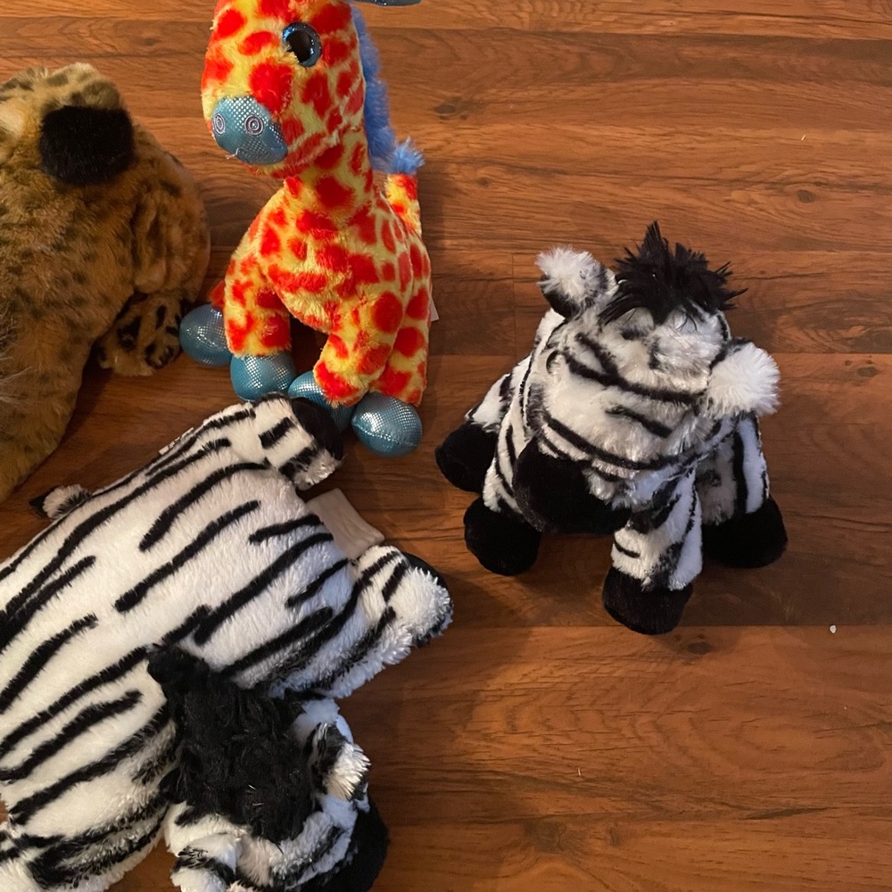 Stuffed Animals - Picture 4 of 5